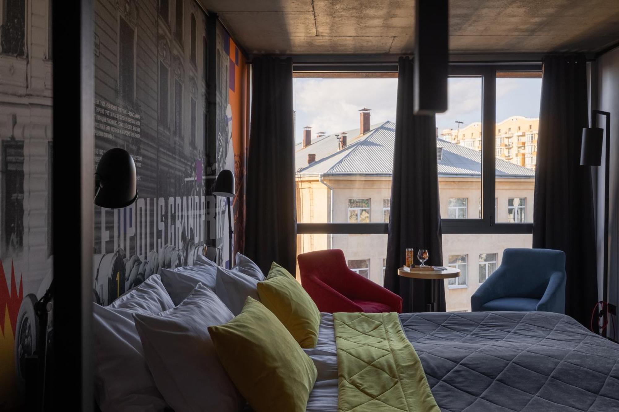 !Fest Hotel Lviv Eksteriør billede